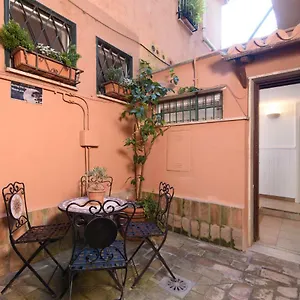 Lovely With Garden In Vatican Museums Trastevere Appartamento