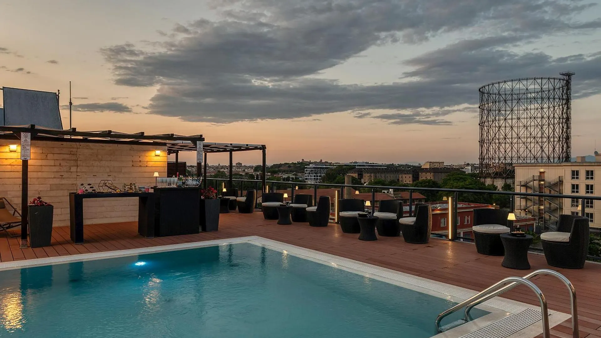 H10 Roma Citta Otel 4*,